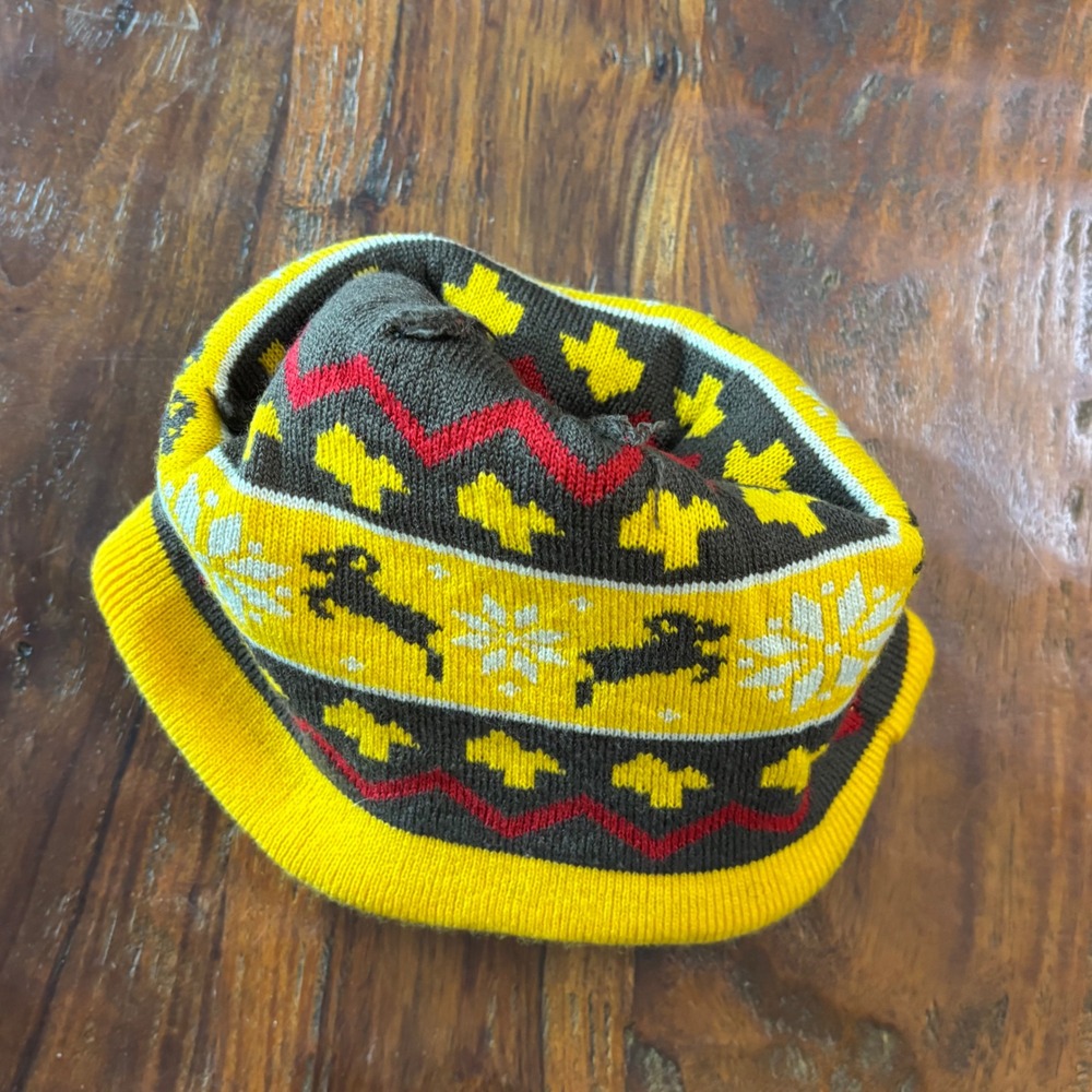 Shiner Bock Texas Beer Rare Fair Isle Knit Beanie Yellow Brown Ram Snowflake Hat - Picture 3 of 5